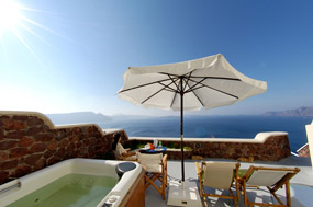 Santorini Oia Hotels | Delfini Villas Hotel in Oia Santorini Greece